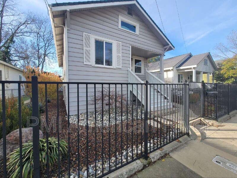 3102 40th St - Photo 2 of 16