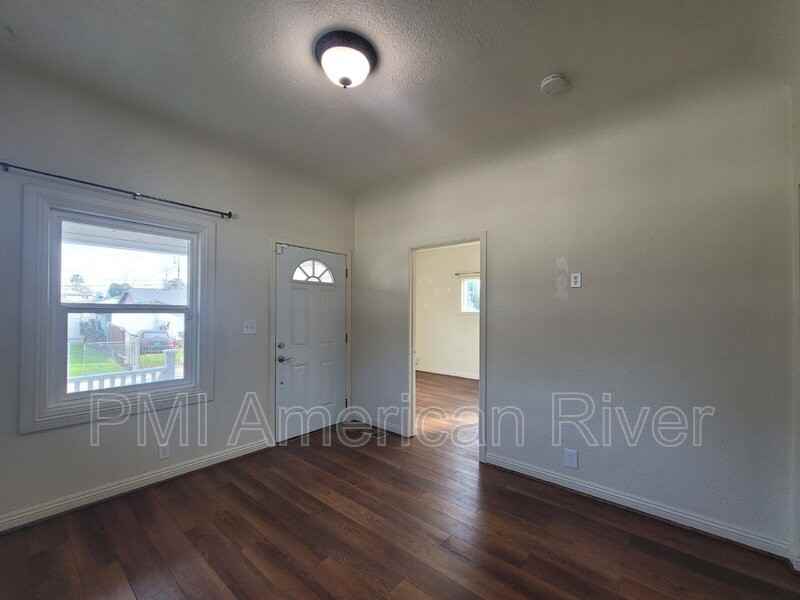 3102 40th St - Photo 3 of 16