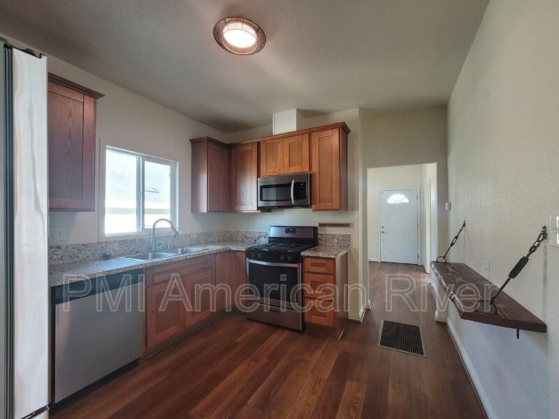 3102 40th St - Photo 5 of 16