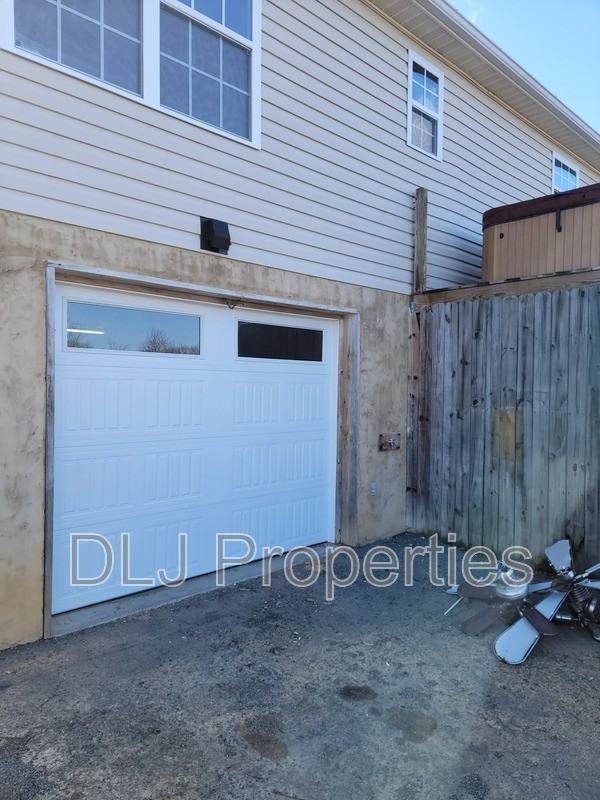 1805 Mccarter St - Photo 4 of 13