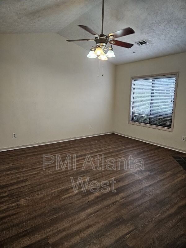 1580 Burnstone Dr - Photo 2 of 16