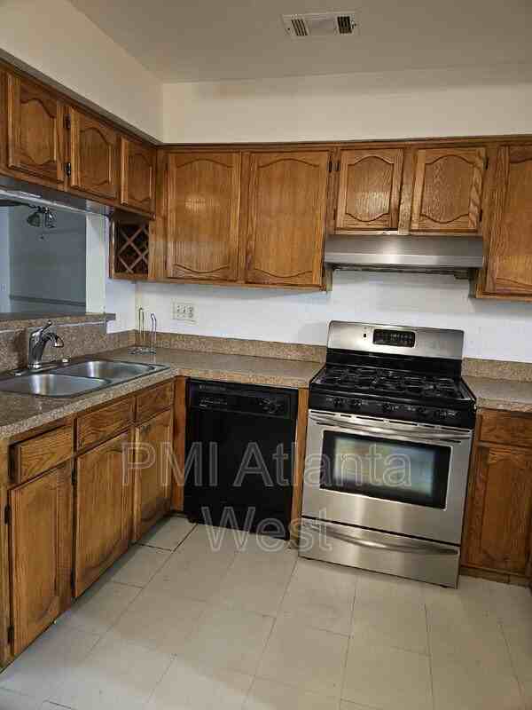 1580 Burnstone Dr - Photo 6 of 16