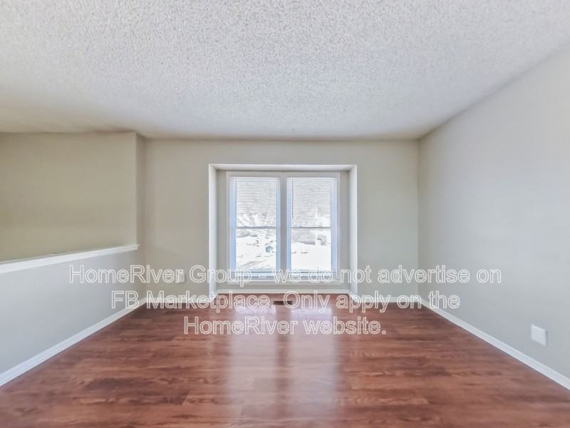 8703 Nw 83rd St - Photo 4 of 26