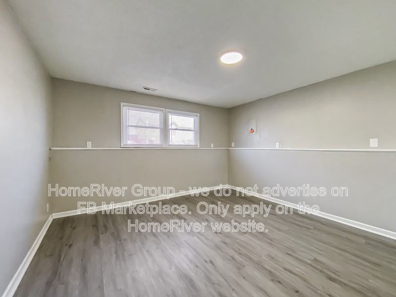 8703 Nw 83rd St - Photo 7 of 26