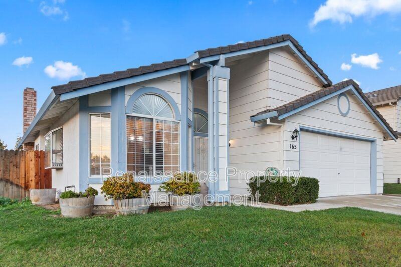 165 Henry Ct - Photo 2 of 31