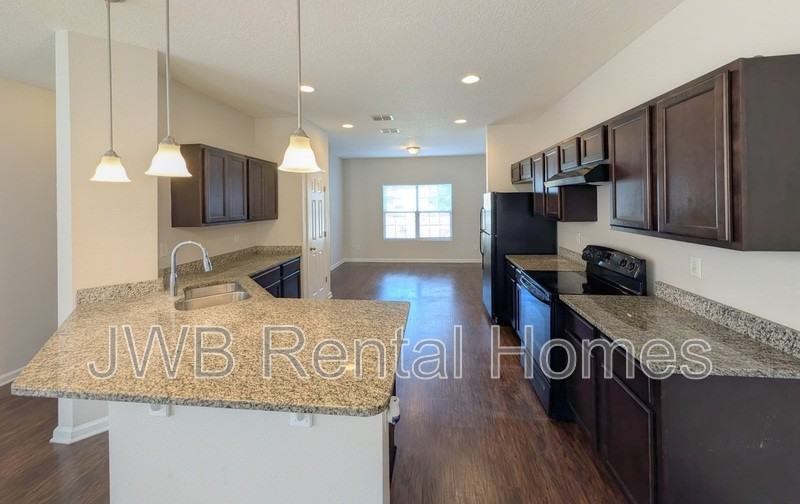 10534 Lone Star Rd - Photo 4 of 20