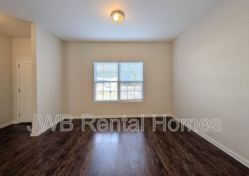 10534 Lone Star Rd - Photo 6 of 20