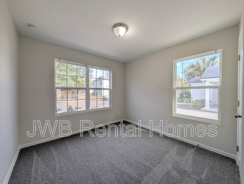 1508 W 2nd St - Photo 7 of 19