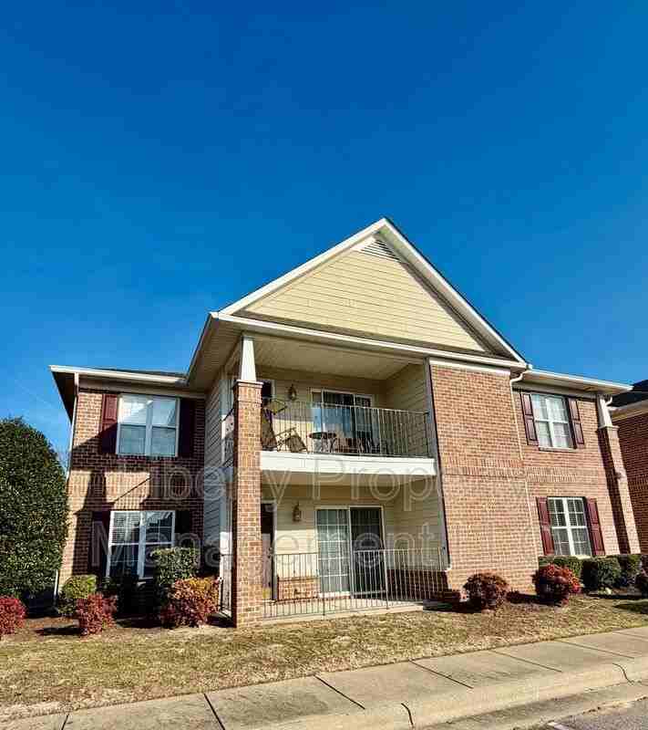 1800 Balmoral Dr #102 - Photo 2 of 16