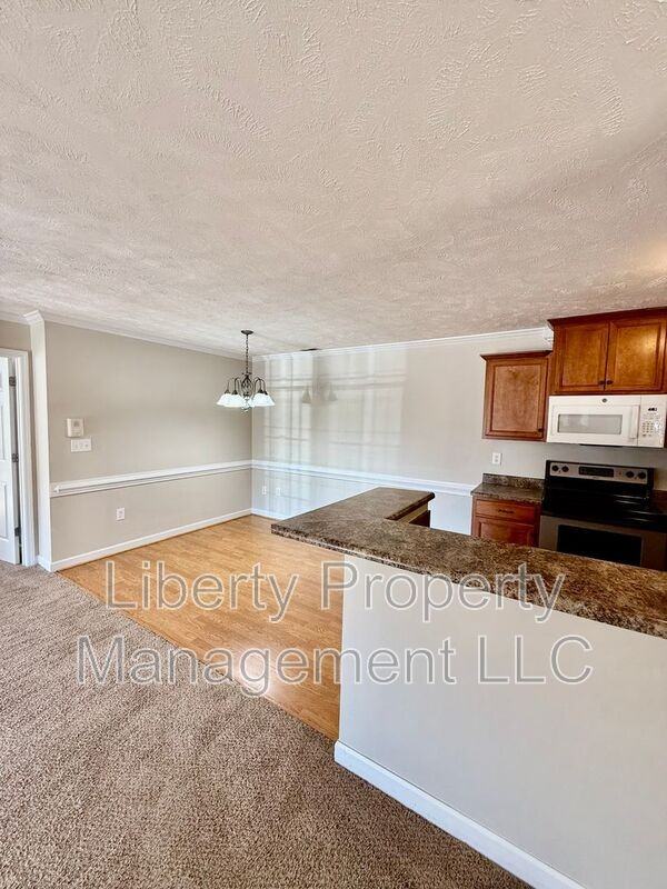 1800 Balmoral Dr #102 - Photo 6 of 16