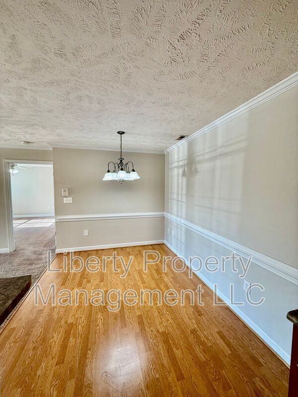 1800 Balmoral Dr #102 - Photo 7 of 16