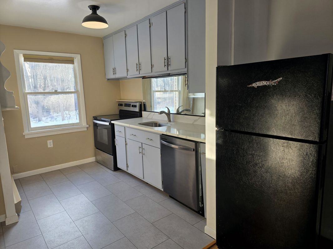 38 Maxwell Dr - Photo 3 of 18