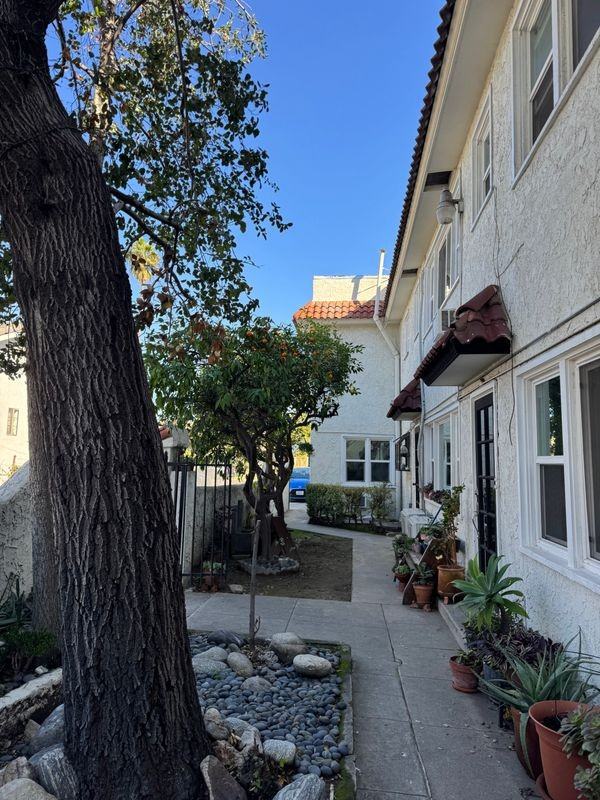 101 S Cordova St ##5 - Photo 2 of 17