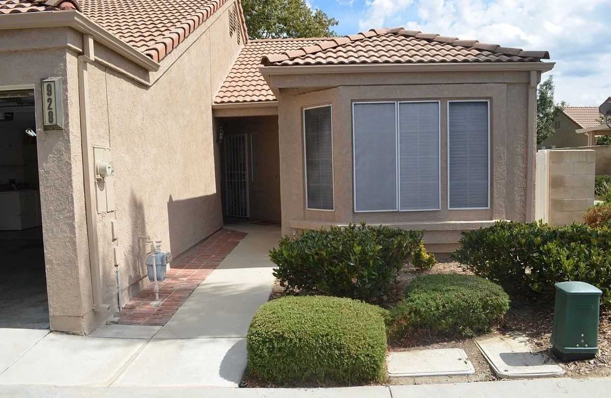 928 Summerfield St - Photo 2 of 18