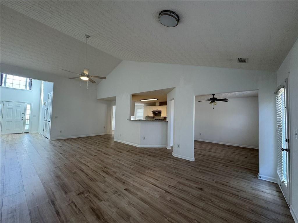 3720 Crescent Walk Ln - Photo 3 of 10