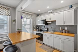 135 Pleasant St - Photo 1 of 1