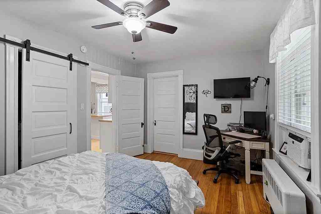 135 Pleasant St - Photo 7 of 14