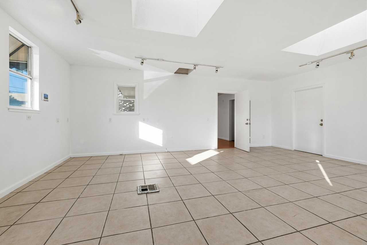 901 River St - Photo 6 of 26