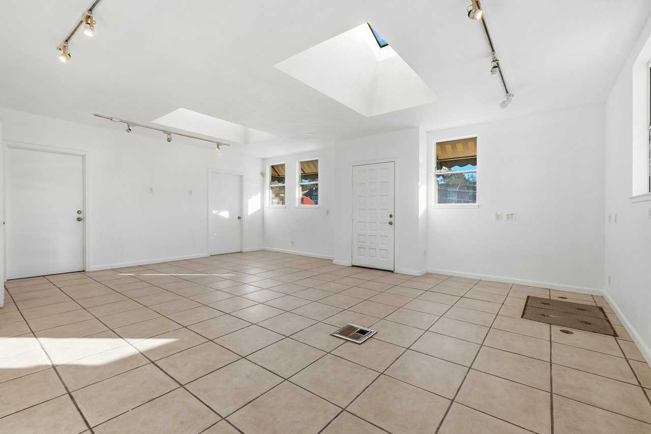 901 River St - Photo 7 of 26