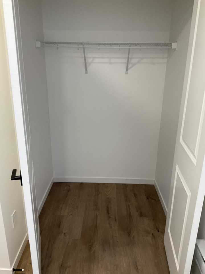 219 3 Ave Sw - Photo 5 of 23