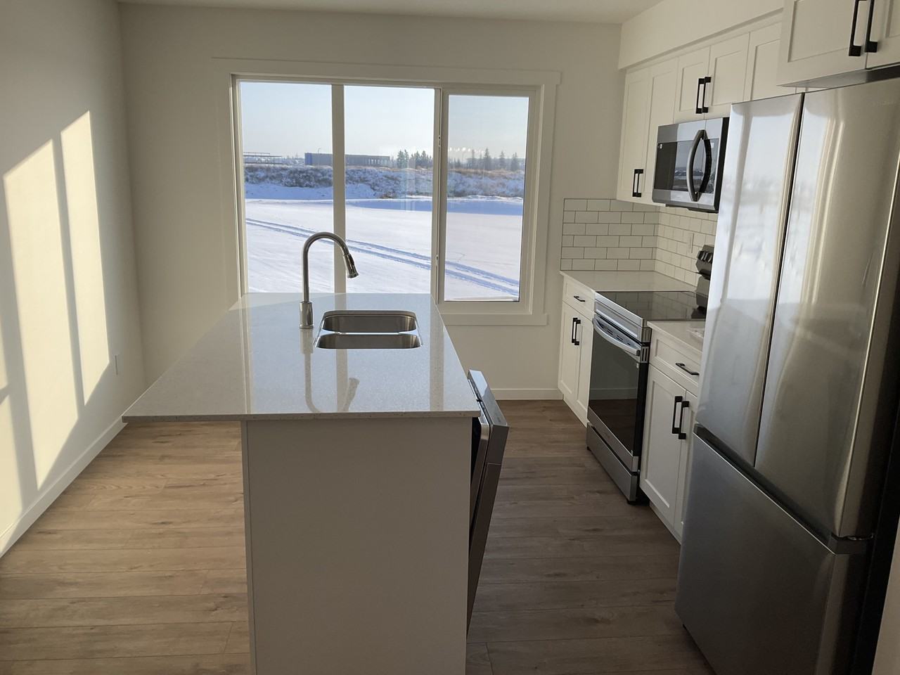 219 3 Ave Sw - Photo 7 of 23