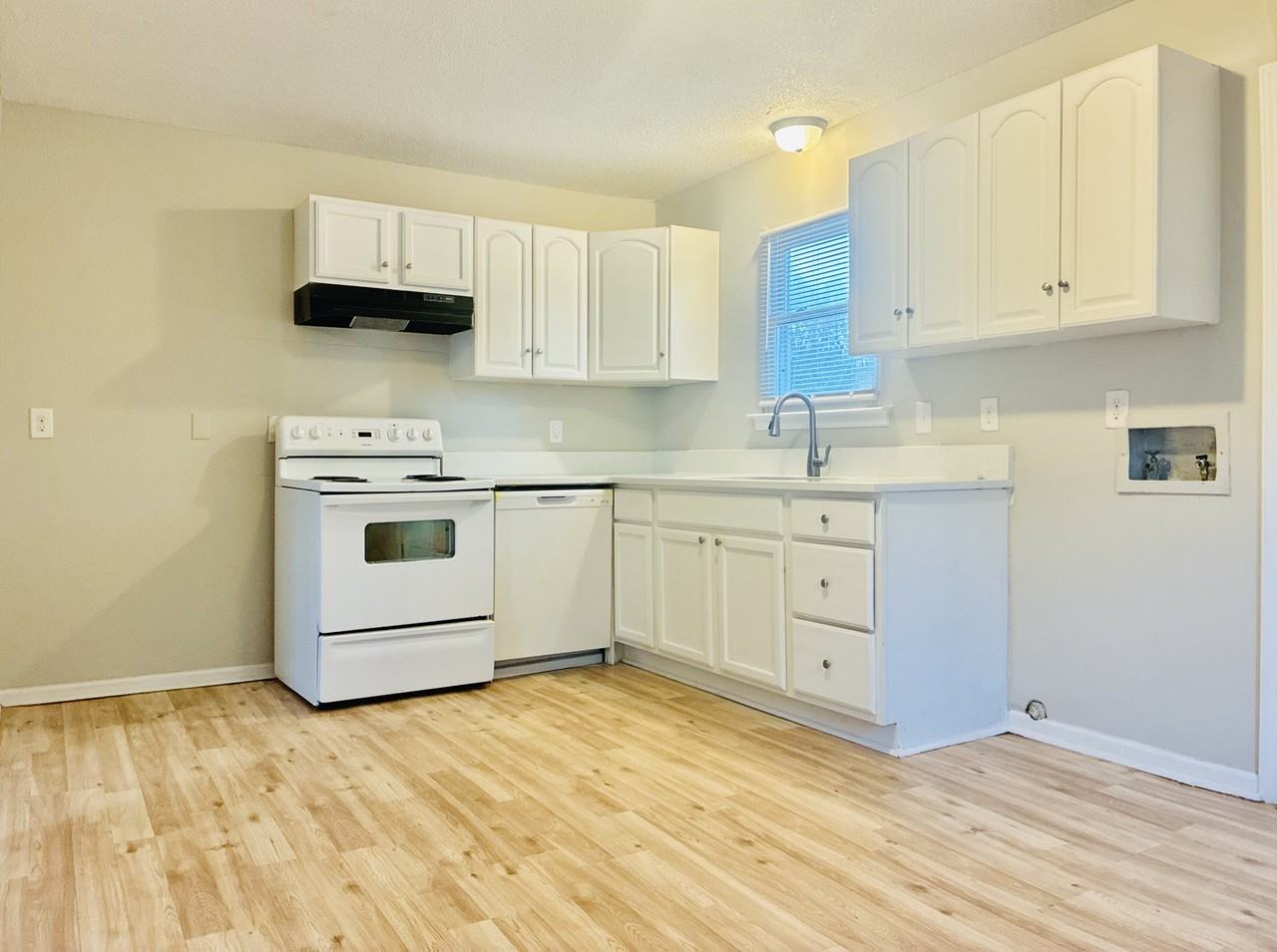 416 Stirrup Ct - Photo 5 of 15