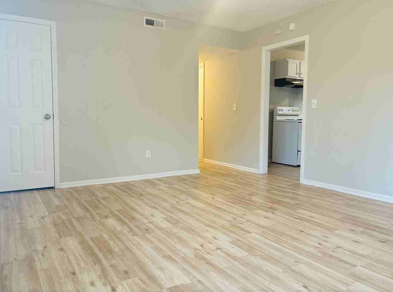 416 Stirrup Ct - Photo 7 of 15