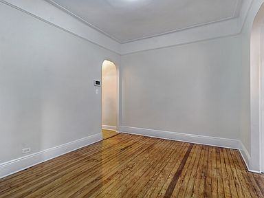 2541 33rd St - Photo 5 of 6