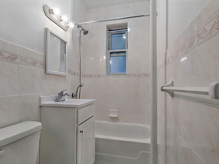 2541 33rd St - Photo 6 of 6