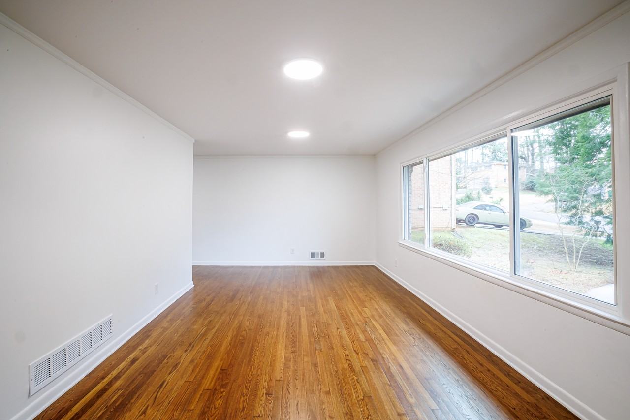 2692 Whites Mill Ct #NA - Photo 3 of 16