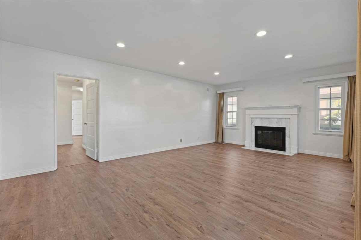 336 W Hillcrest Blvd #NA - Photo 5 of 24