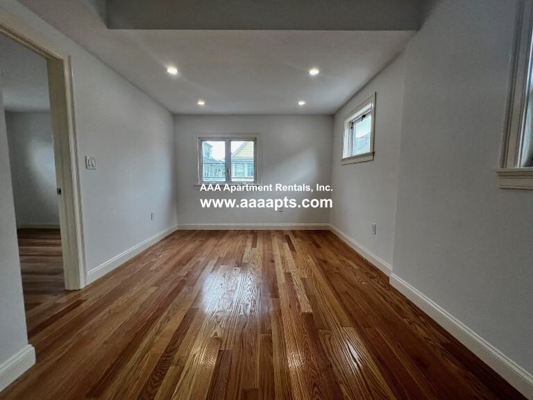 Wall St #2 - Photo 3 of 17