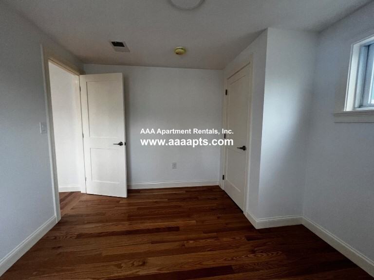 Wall St #2 - Photo 5 of 17