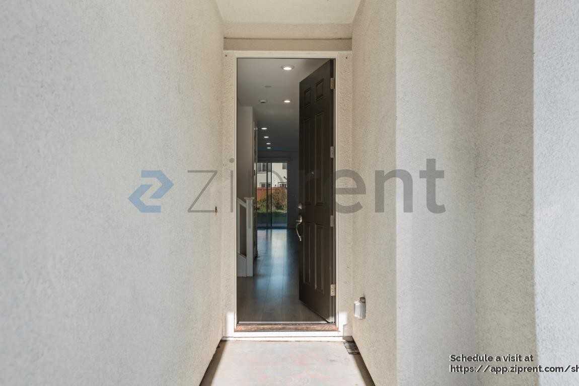 861 Pipit St - Photo 4 of 38