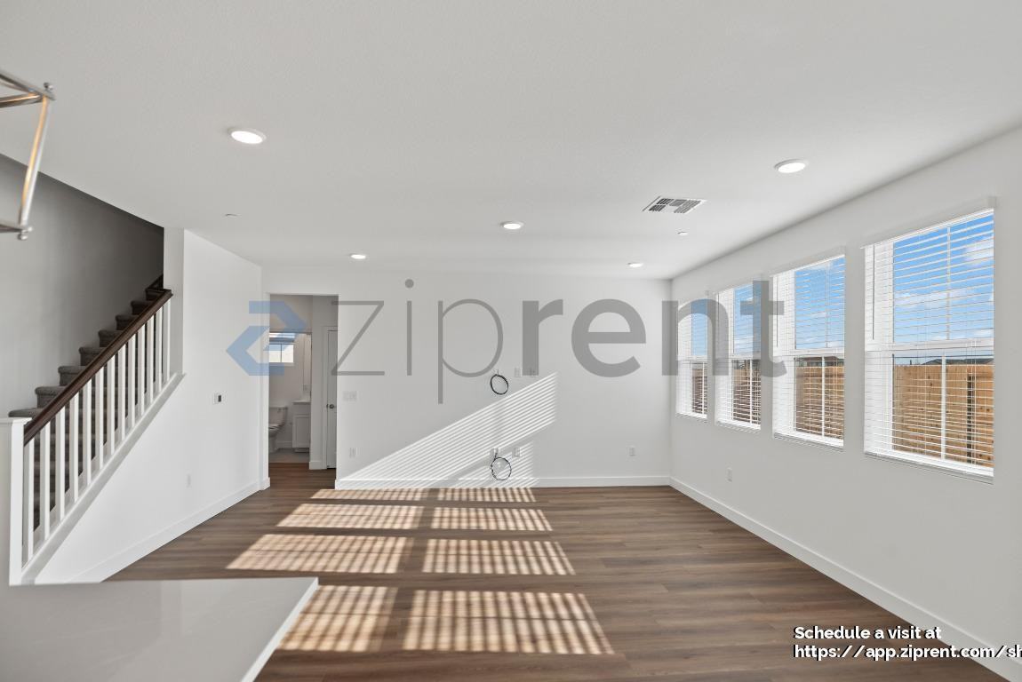 426 Gold Coast Rd - Photo 7 of 40