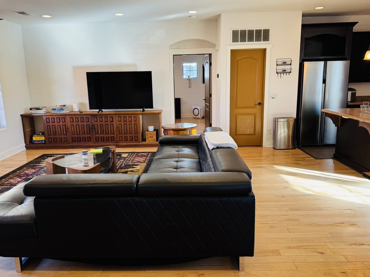 412 Grove St Se #NA - Photo 3 of 13