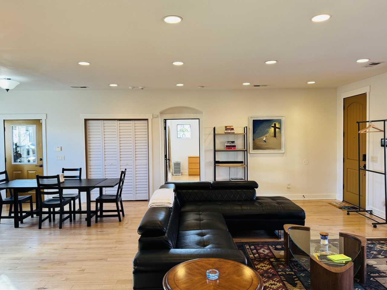 412 Grove St Se #NA - Photo 4 of 13