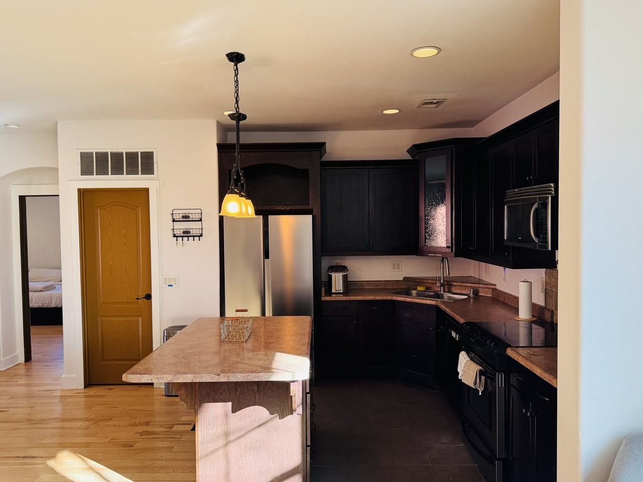 412 Grove St Se #NA - Photo 6 of 13