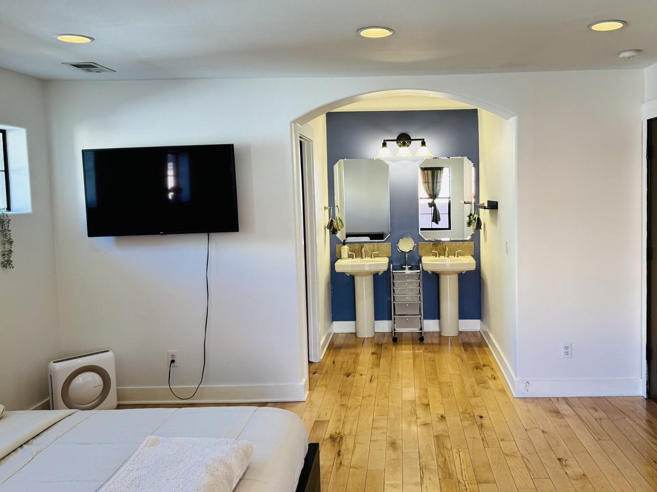 412 Grove St Se #NA - Photo 7 of 13