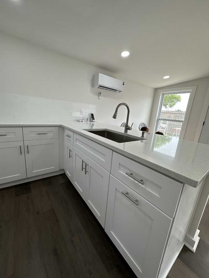 4011 W 24th St #B - Photo 2 of 12