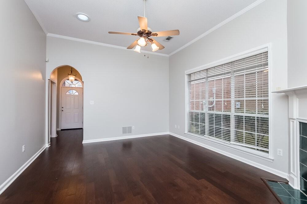 622 Ashley Glen Cir W - Photo 3 of 15