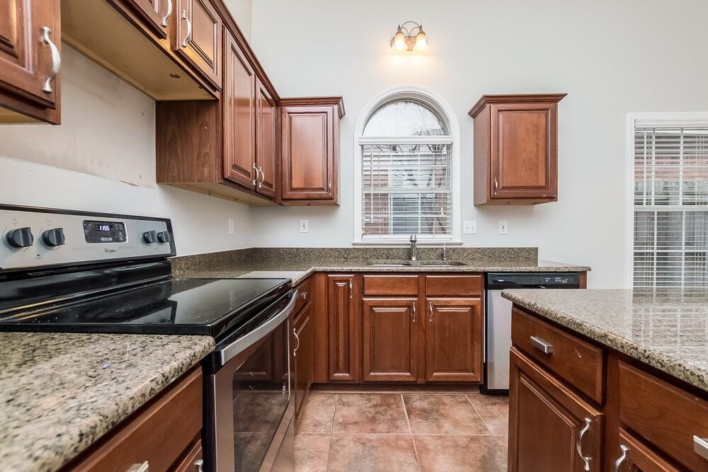 622 Ashley Glen Cir W - Photo 5 of 15