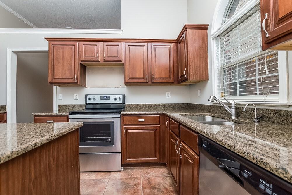 622 Ashley Glen Cir W - Photo 6 of 15