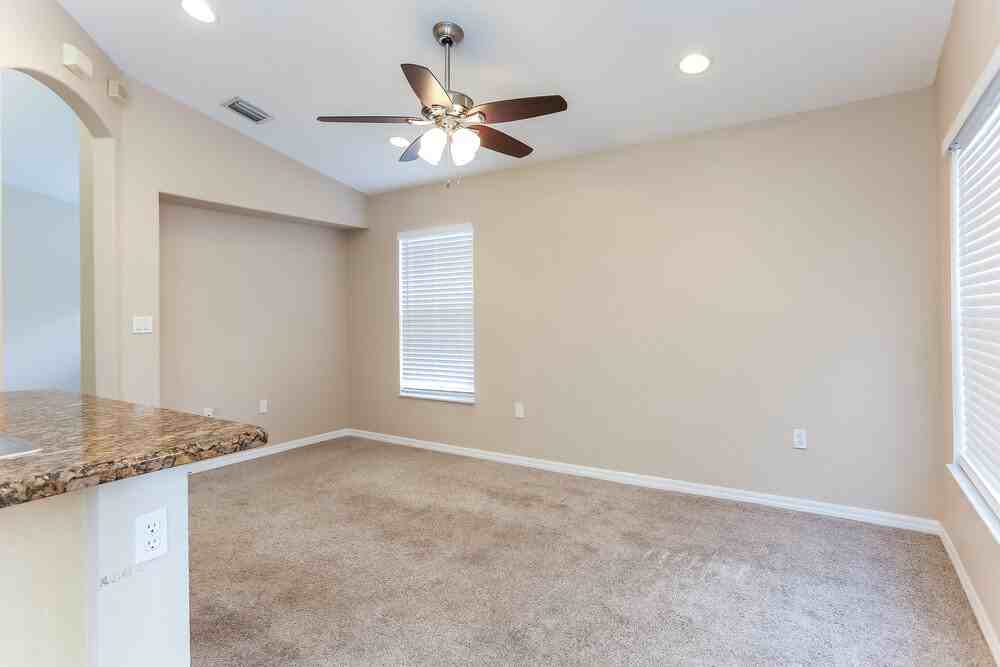 1538 Se 20th Pl - Photo 2 of 13