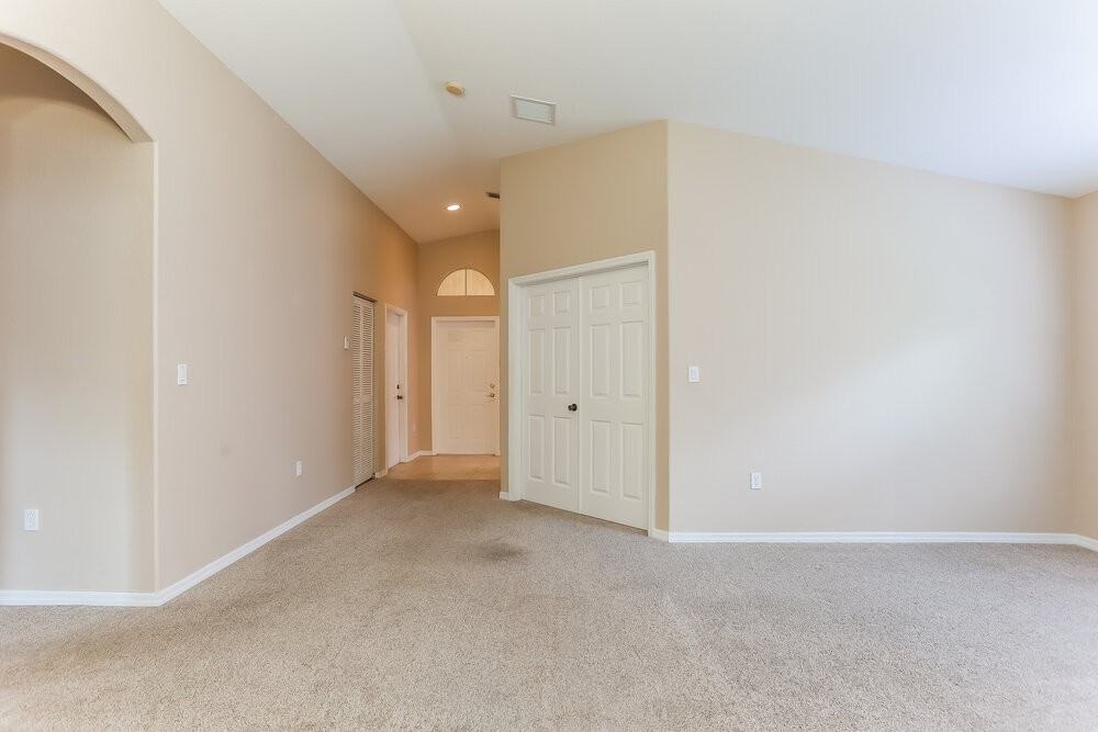 1538 Se 20th Pl - Photo 3 of 13