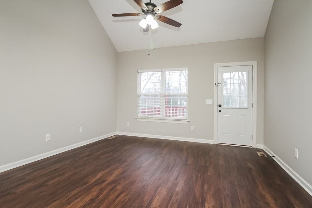 1814 Lucille Ln - Photo 4 of 17