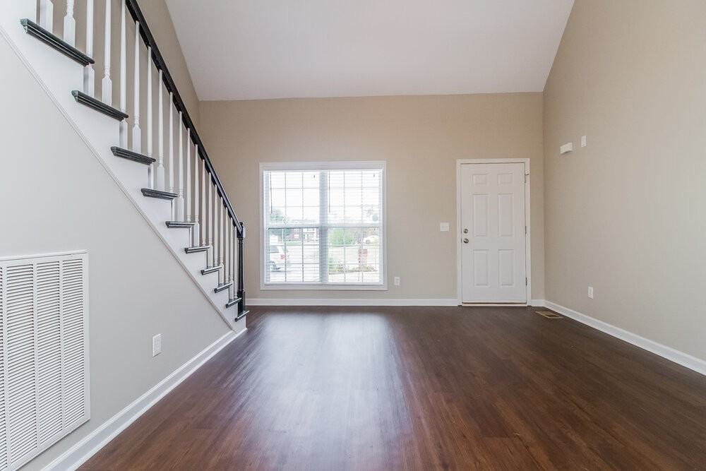 3411 Wellington Pl - Photo 3 of 16