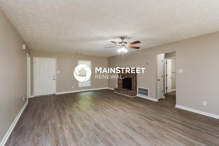 4585 Old Lake Dr - Photo 4 of 16