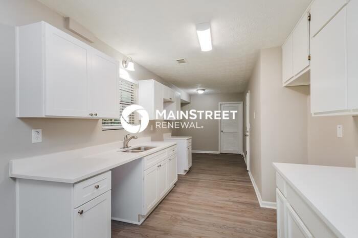 4585 Old Lake Dr - Photo 7 of 16