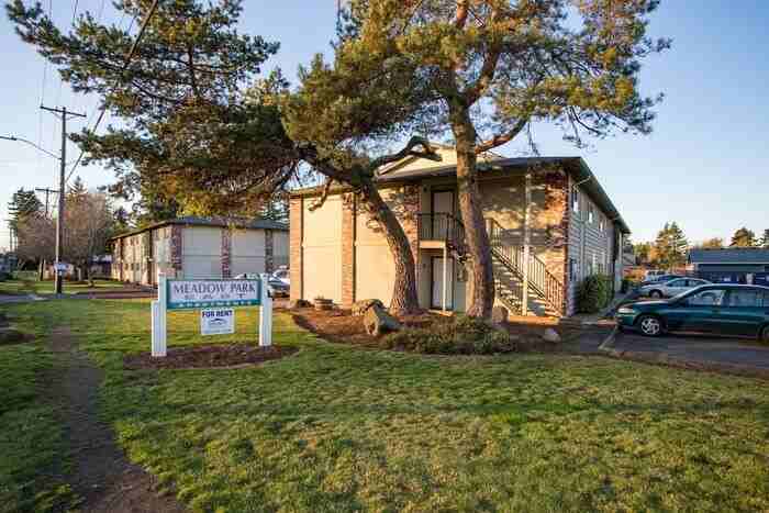 17027 Se Powell Blvd - Photo 2 of 20